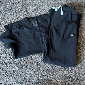 Figs technical collection scrub set